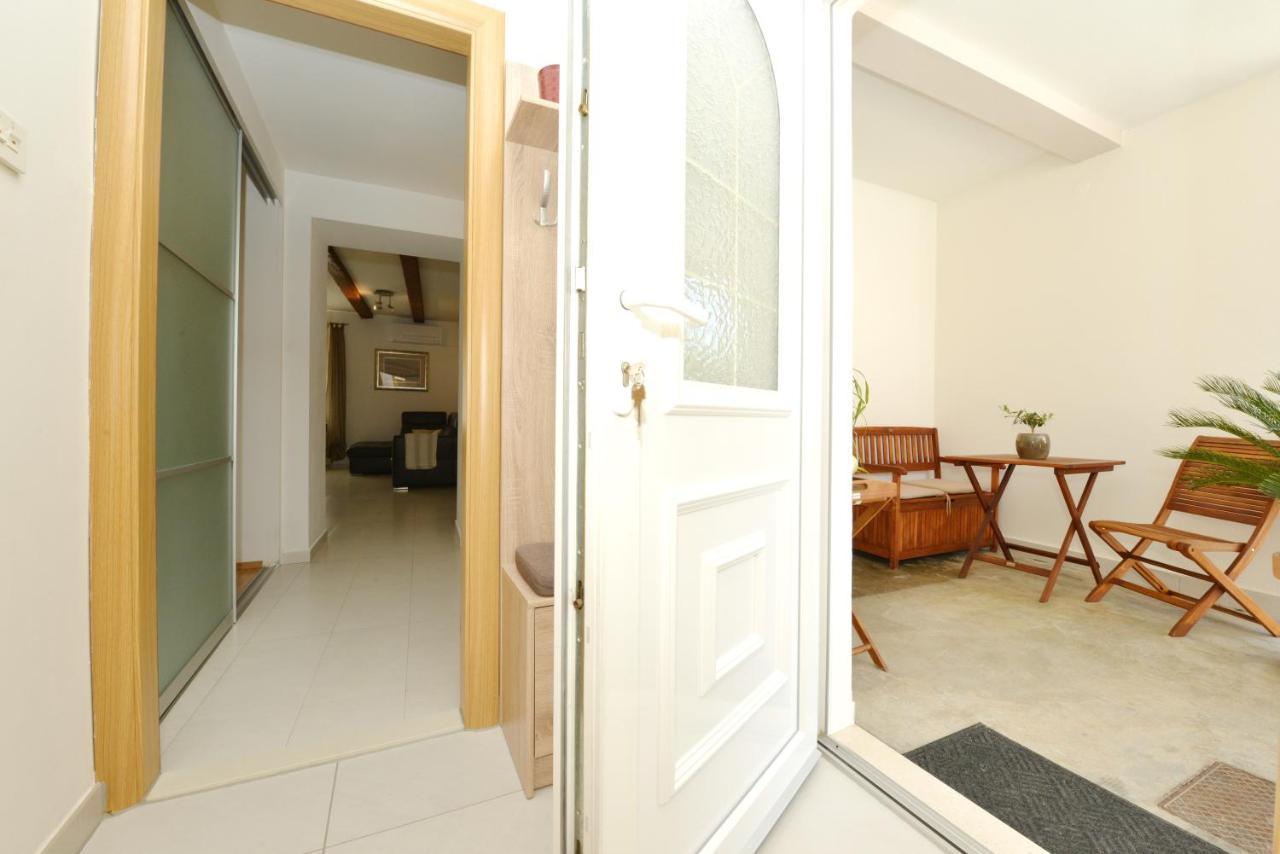 Lorena Apartment 扎达尔 外观 照片