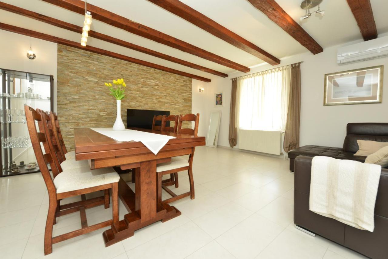 Lorena Apartment 扎达尔 外观 照片